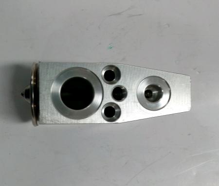  切诺基指南者膨胀阀