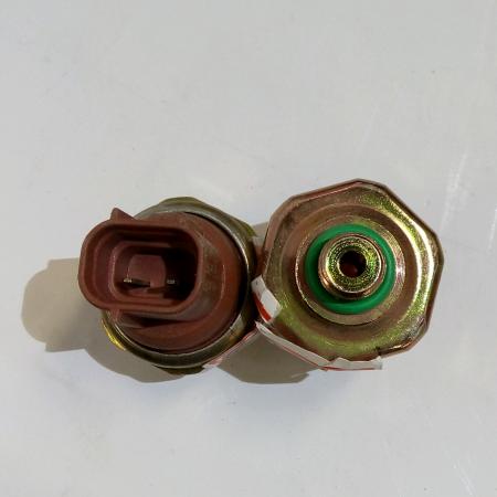  华菱 J6压力阀