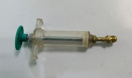  加注器