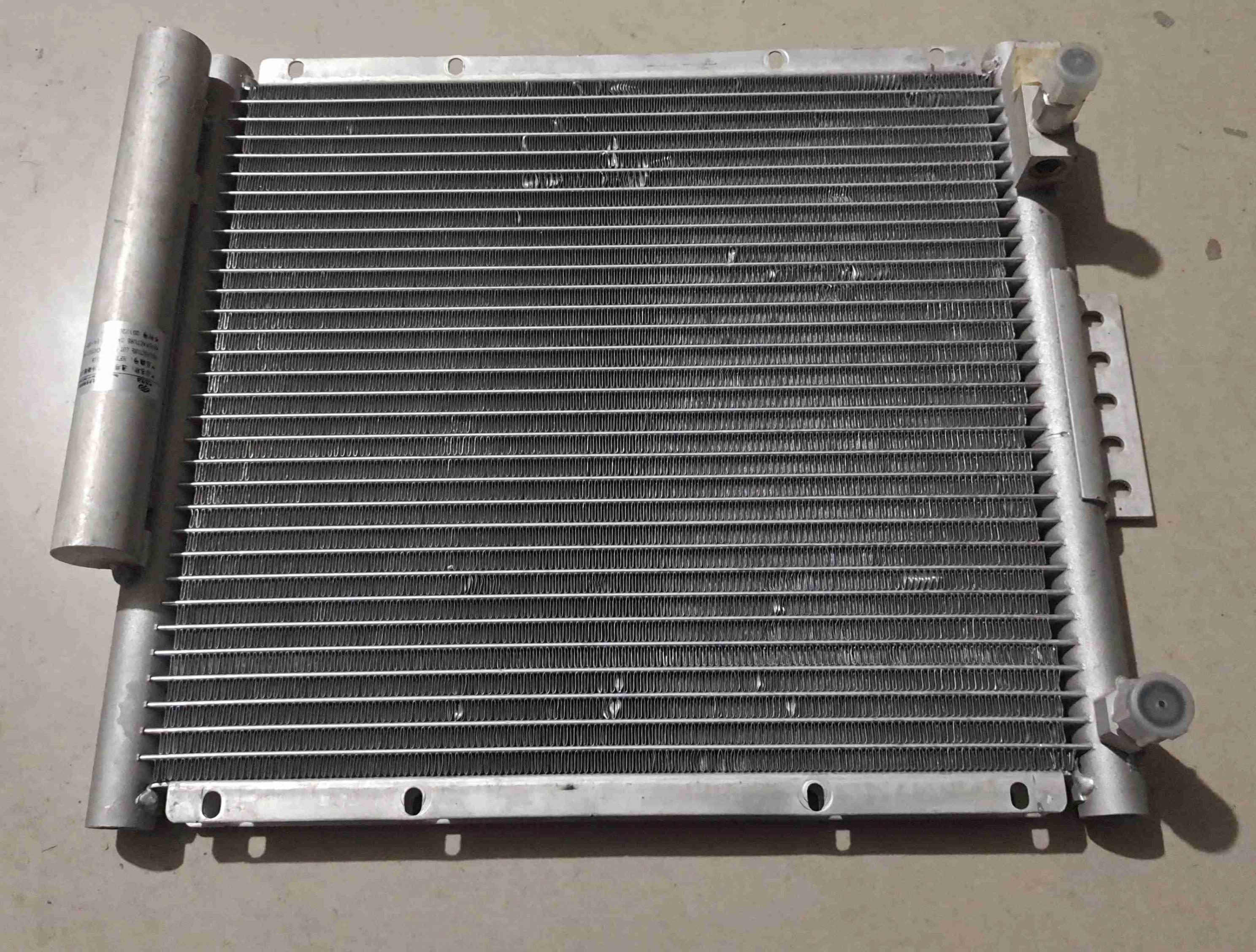  14X18X20带瓶冷凝器R12口(全长45宽35)